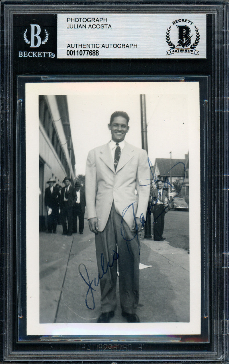 Julian Acosta Autographed 2.5x3.5 Photo Cuban Beckett BAS #11077688