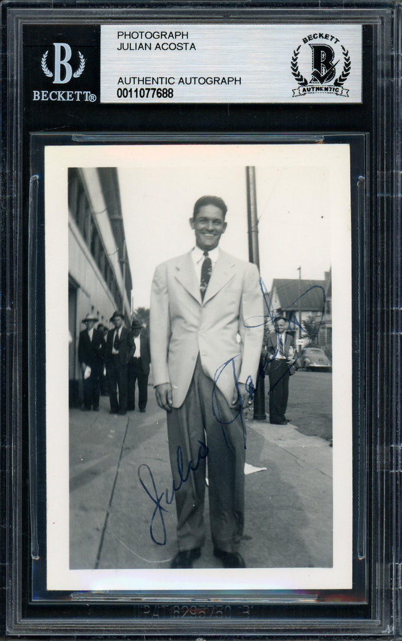 Julian Acosta Autographed 2.5x3.5 Photo Cuban Beckett BAS #11077688