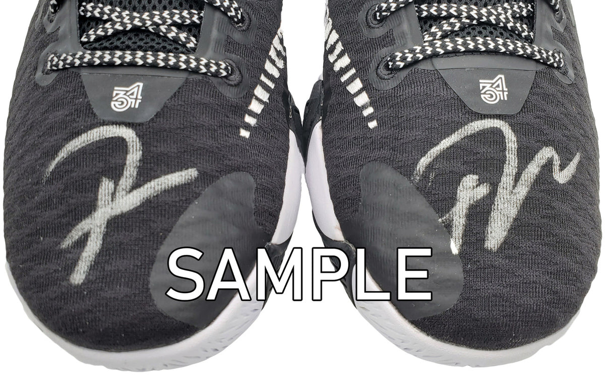 Giannis Antetokounmpo Autographed Black Nike Immortality Shoes Miami Heat Size 12 Pair Beckett BAS QR Stock #197429