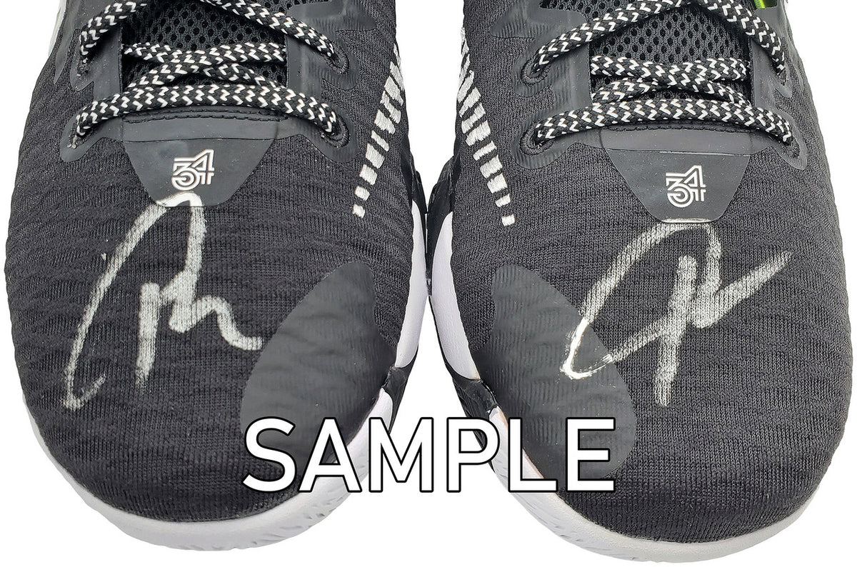 Giannis Antetokounmpo Autographed Black Nike Immortality Shoes Miami Heat Size 15 Pair Beckett BAS QR Stock #197431