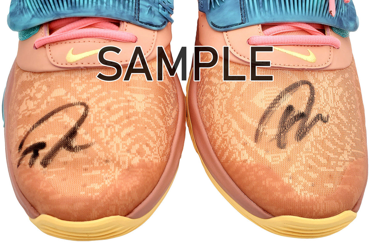 Giannis Antetokounmpo Autographed Crimson Nike Zoom Freak Shoes Bucks Size 16 Pair Beckett BAS QR Stock #197440