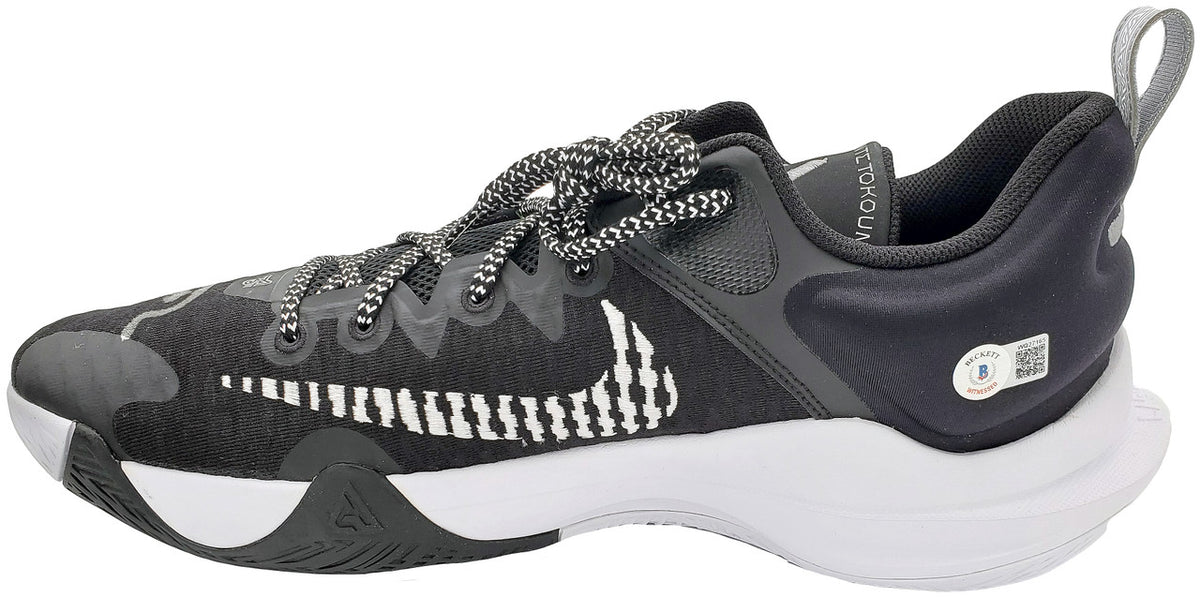 Giannis Antetokounmpo Autographed Black Nike Immortality Shoes Miami Heat Size 16 Pair Beckett BAS QR Stock #197434