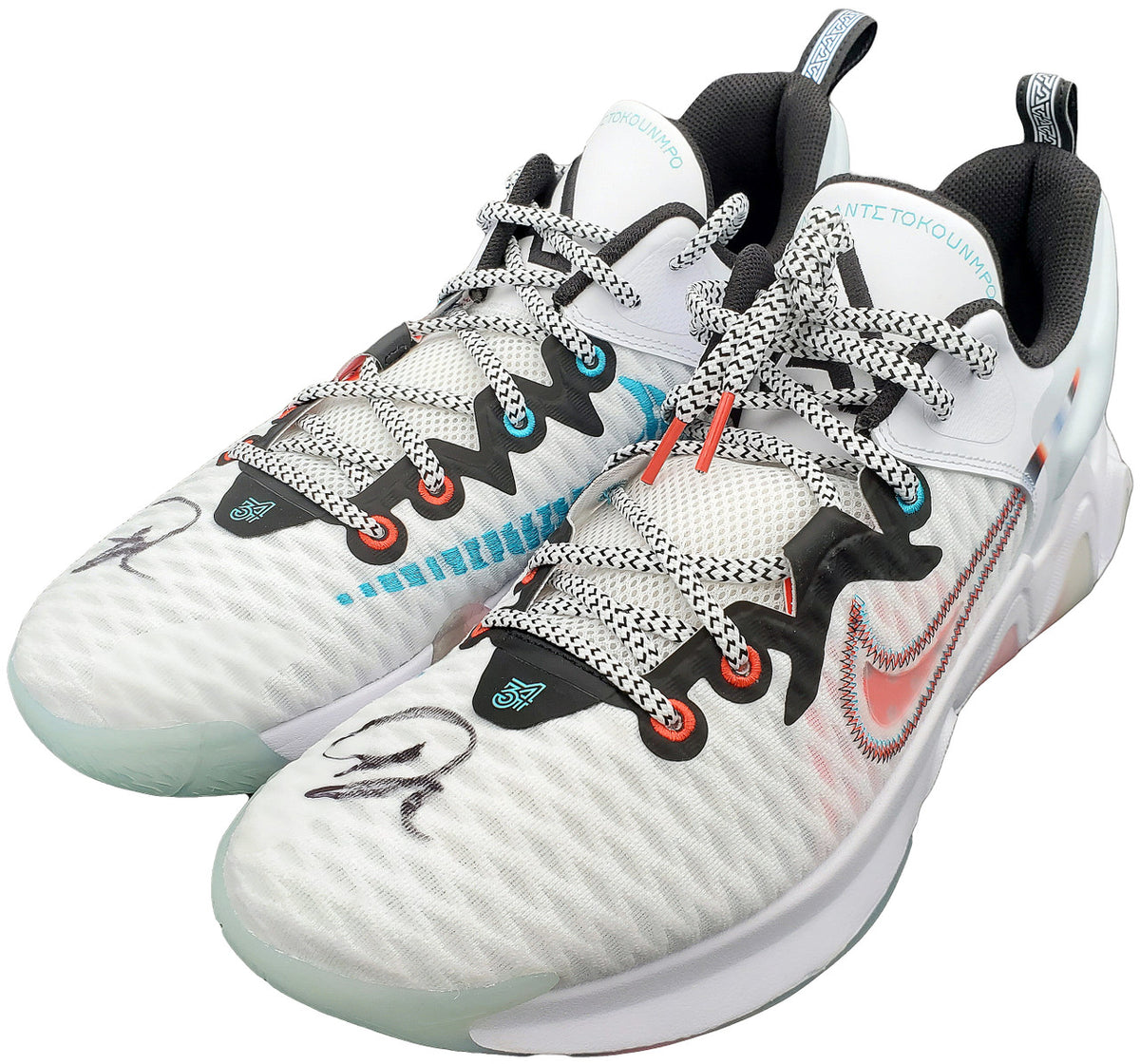 Giannis Antetokounmpo Autographed White Nike Immortality Shoes Miami Heat Size 15 Pair Beckett BAS QR Stock #197435