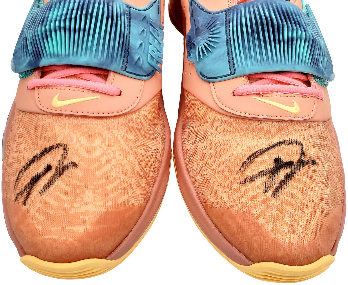 Giannis Antetokounmpo Autographed Crimson Nike Zoom Freak Shoes Bucks Size 16 Pair Beckett BAS QR Stock #197440