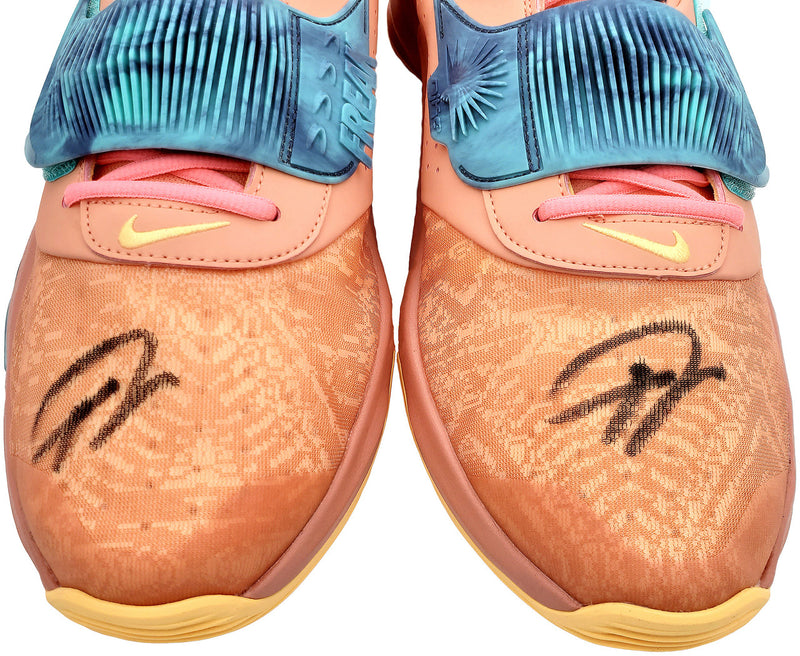 Giannis Antetokounmpo Autographed Crimson Nike Zoom Freak Shoes Bucks Size 16 Pair Beckett BAS QR Stock #197440