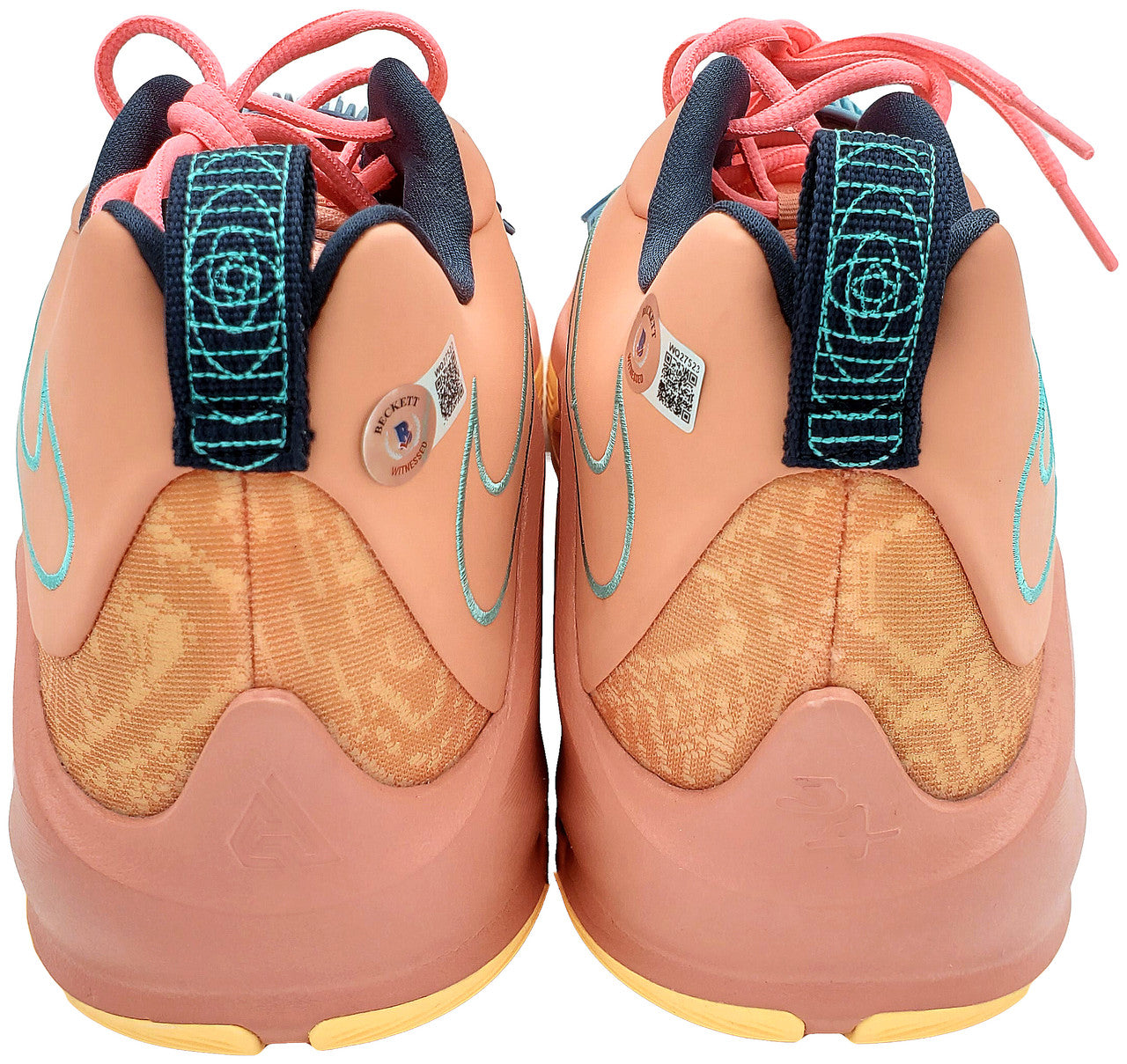 Giannis Antetokounmpo Autographed Crimson Nike Zoom Freak Shoes Bucks Size 16 Pair Beckett BAS QR Stock #197440