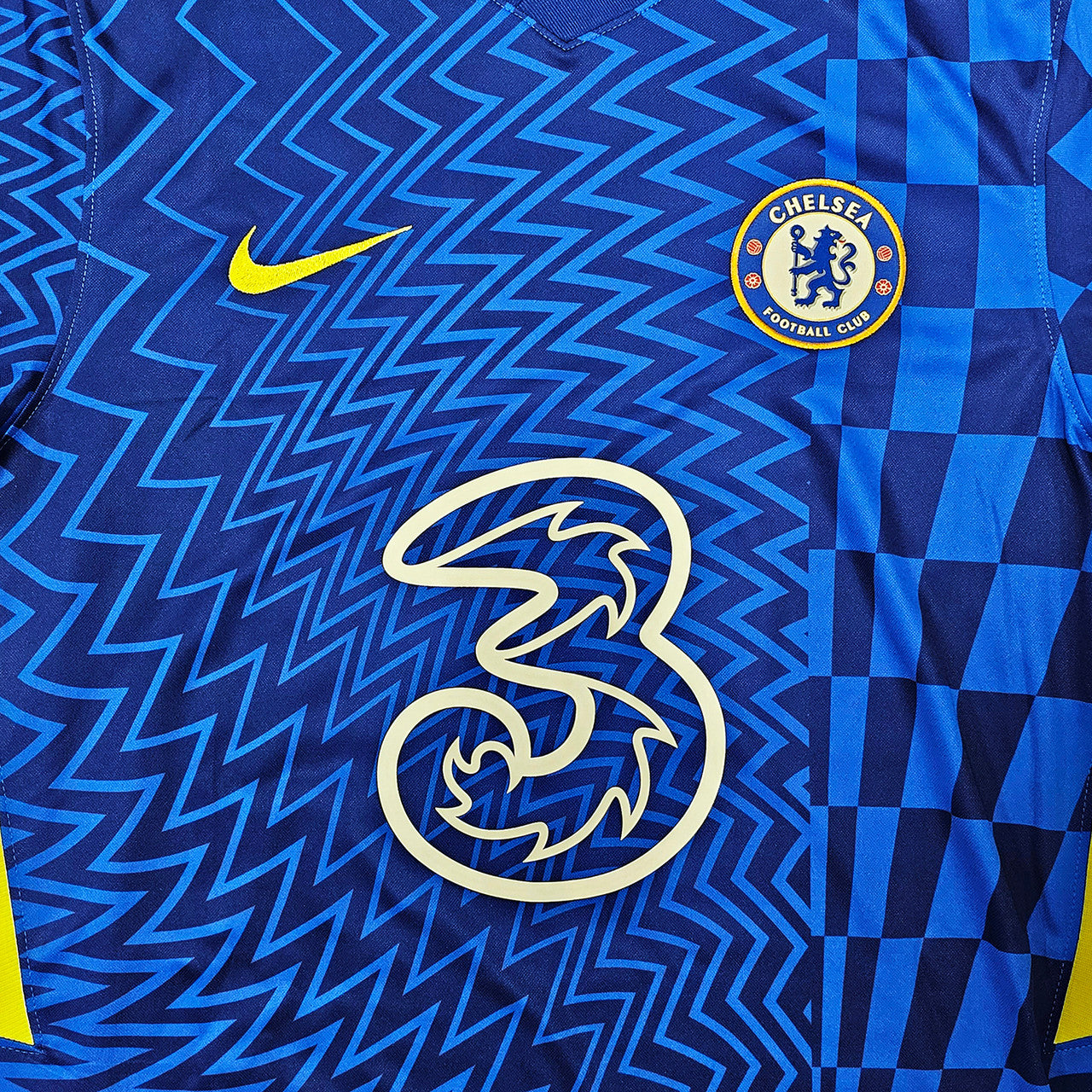 Chelsea F.C. Mason Mount Autographed Blue Nike Jersey Size M in Gold Beckett BAS Stock #196481