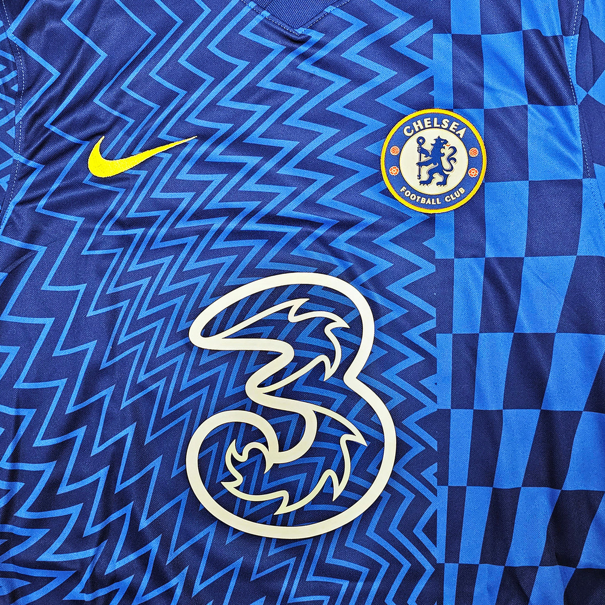 Chelsea F.C. Mason Mount Autographed Blue Nike Jersey Size M in Black Beckett BAS Stock #196480