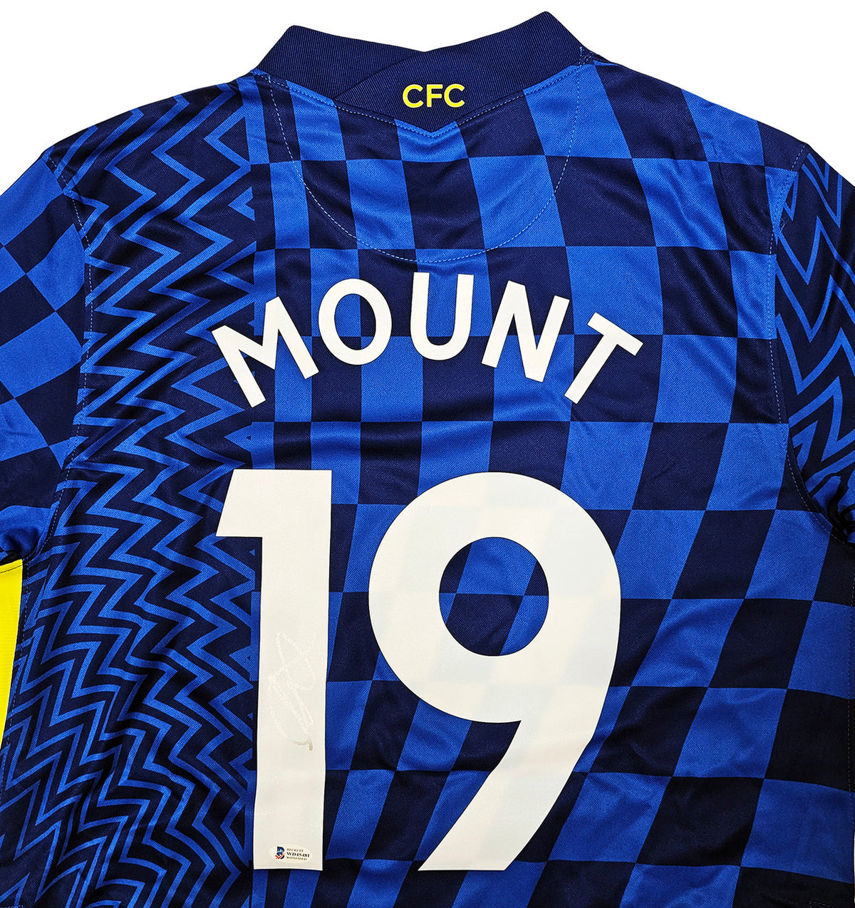 Chelsea F.C. Mason Mount Autographed Blue Nike Jersey Size M in Silver Beckett BAS Stock #196479