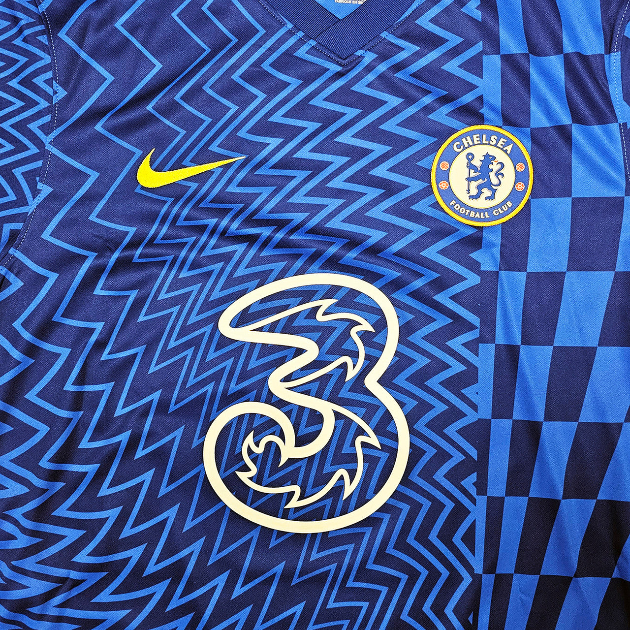 Chelsea F.C. Mason Mount Autographed Blue Nike Jersey Size L in Gold Beckett BAS Stock #196475