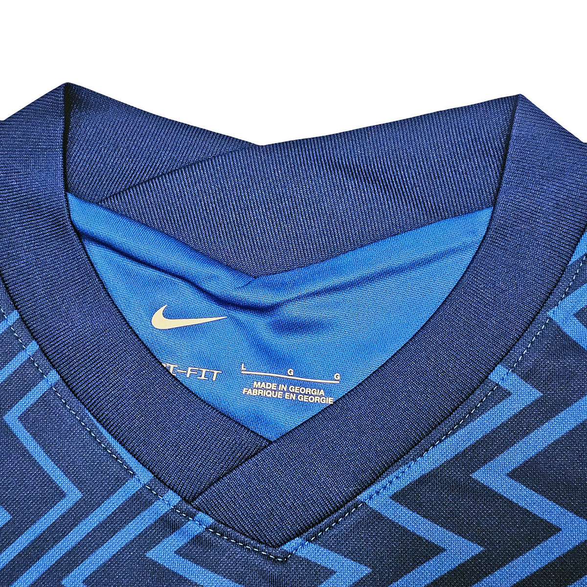 Chelsea F.C. Mason Mount Autographed Blue Nike Jersey Size L in Silver Beckett BAS Stock #196474