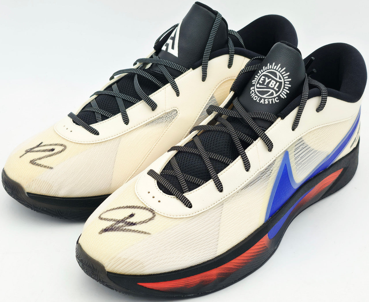 Giannis Antetokounmpo Autographed 2023 Player Exclusive (PE) Promo Nike Immortality 3 Shoes Bucks Size 17 (No Box) Beckett BAS Witness #3W395057