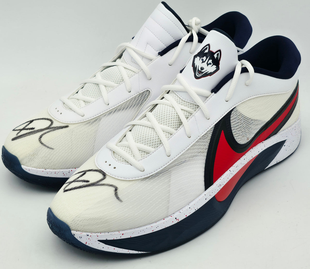 Giannis Antetokounmpo Autographed 2021 Player Exclusive (PE) Promo Black Nike Zoom Freak 2 NRG Shoes Bucks Size 17 Beckett BAS Witness Stock #252607