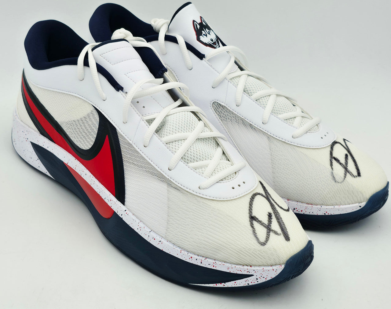 Giannis Antetokounmpo Autographed 2021 Player Exclusive (PE) Promo Black Nike Zoom Freak 2 NRG Shoes Bucks Size 17 Beckett BAS Witness Stock #252607