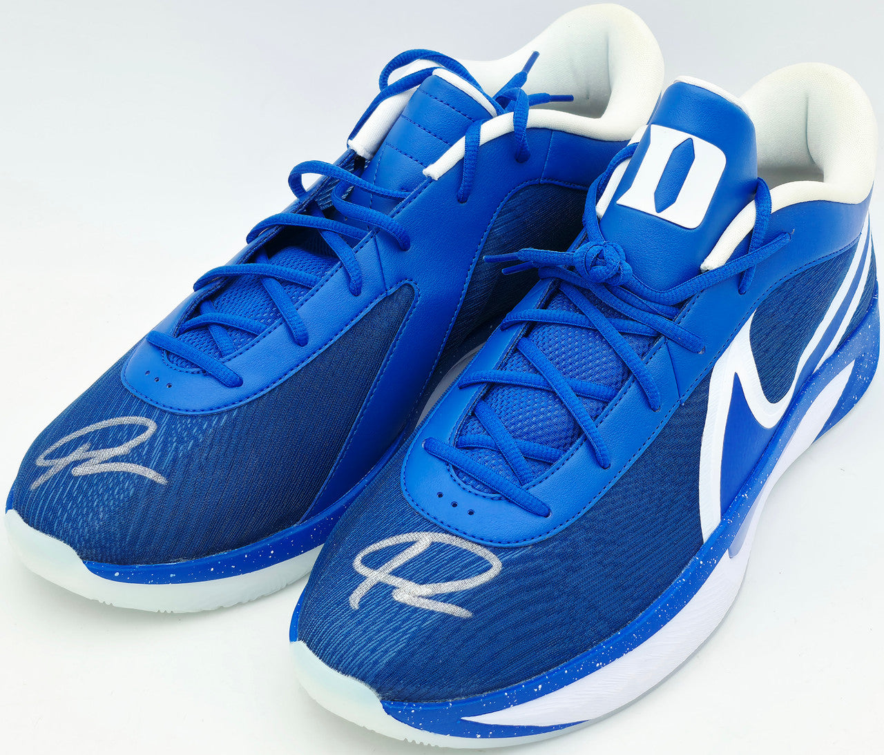 Giannis Antetokounmpo Autographed 2021 Player Exclusive (PE) Promo Nike Zoom Freak 2 Shoes Bucks Size 17 Beckett BAS Witness Stock #252602