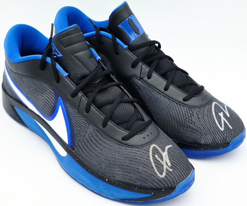 Giannis Antetokounmpo Autographed 2022 Player Exclusive (PE) Promo Royal Blue Nike Zoom Freak 4 NCAA Shoes Size 16 Beckett BAS Witness #3W396586 & #3W396587