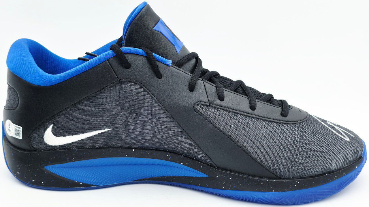 Giannis Antetokounmpo Autographed 2022 Player Exclusive (PE) Promo Royal Blue Nike Zoom Freak 4 NCAA Shoes Size 16 Beckett BAS Witness #3W396586 & #3W396587