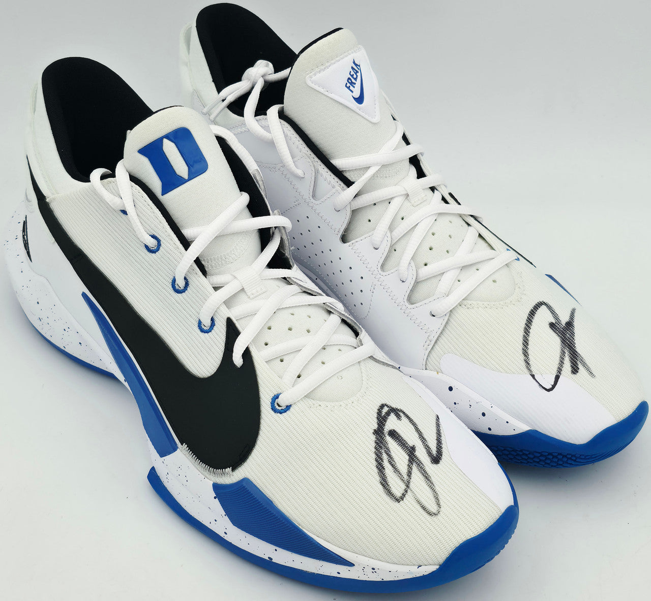 Giannis Antetokounmpo Autographed 2022 Player Exclusive (PE) Promo Michigan State Green Nike Zoom Freak 4 NCAA Shoes Size 16 (With Box) Beckett BAS Witness #3W396698 & #3W396699