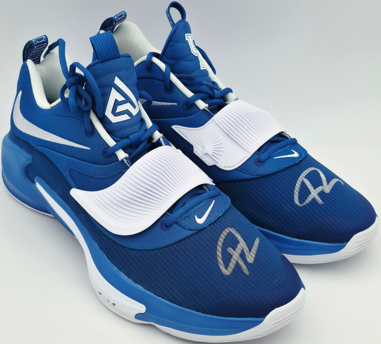 Giannis Antetokounmpo Autographed 2022 Player Exclusive (PE) Promo Villanova Navy Blue Nike Zoom Freak 4 NCAA Shoes Size 16 (With Box) Beckett BAS Witness #3W396289 & #3W396290