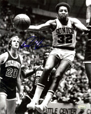 Downtown Fred Brown Autographed 8x10 Photo Seattle Sonics MCS Holo Stock #107007