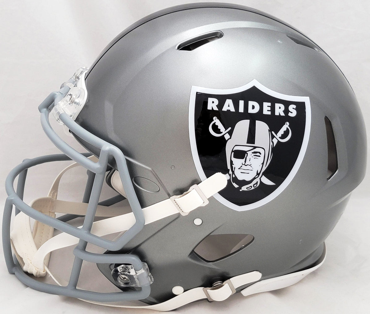 Davante Adams Autographed Las Vegas Raiders Flash Gray Full Size Authentic Speed Helmet Beckett BAS QR Stock #206038