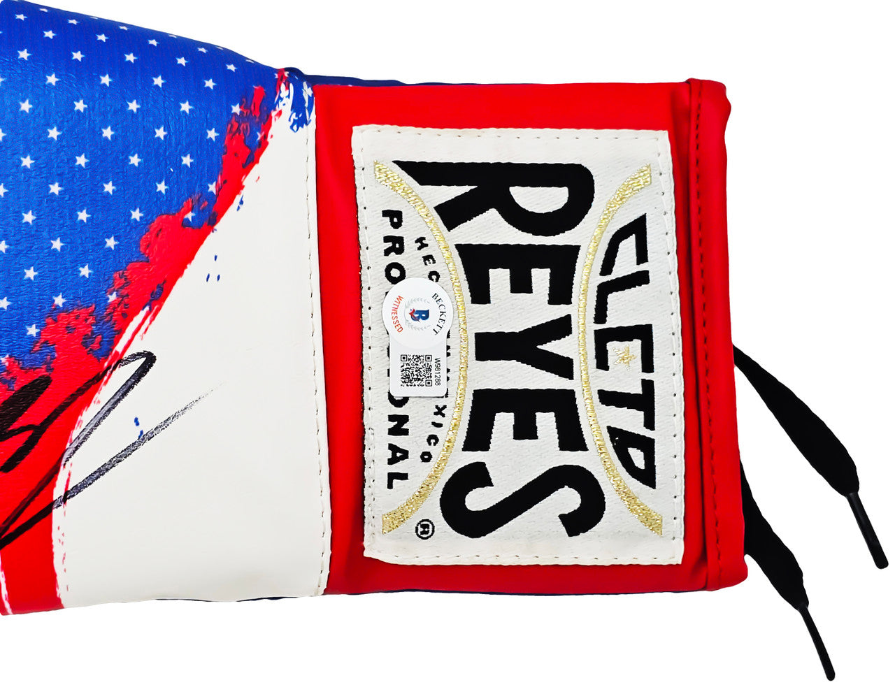 Michael B. Jordan Autographed Red, White & Blue Reyes Boxing Glove Left Handed LH Beckett BAS Witness Stock #220634