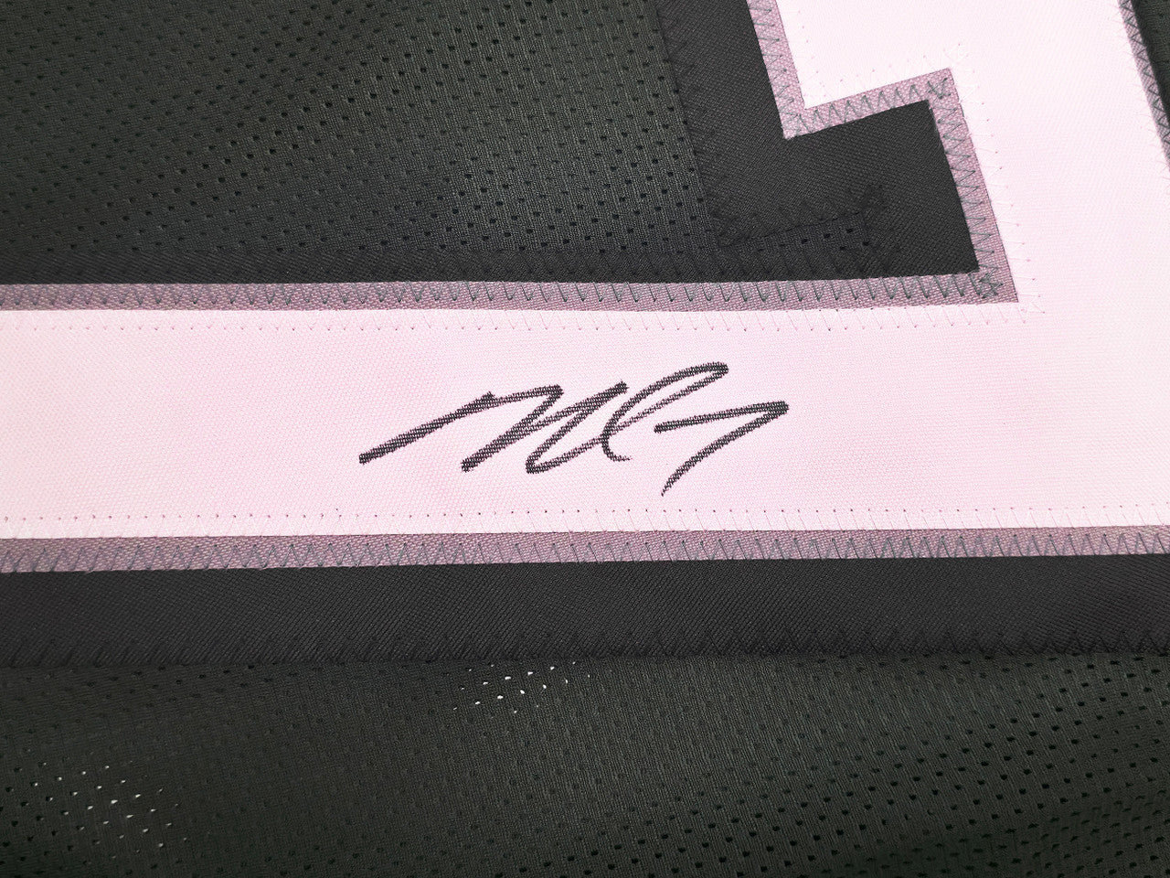 Philadelphia Eagles Michael Vick Autographed Green Jersey Beckett BAS Witness Stock #253384