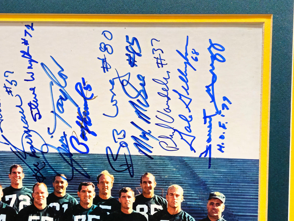 1966 Green Bay Packers Team Signed Autographed Framed 16x20 Photo With 34 Signatures Including Bart Starr Beckett BAS #AD78728