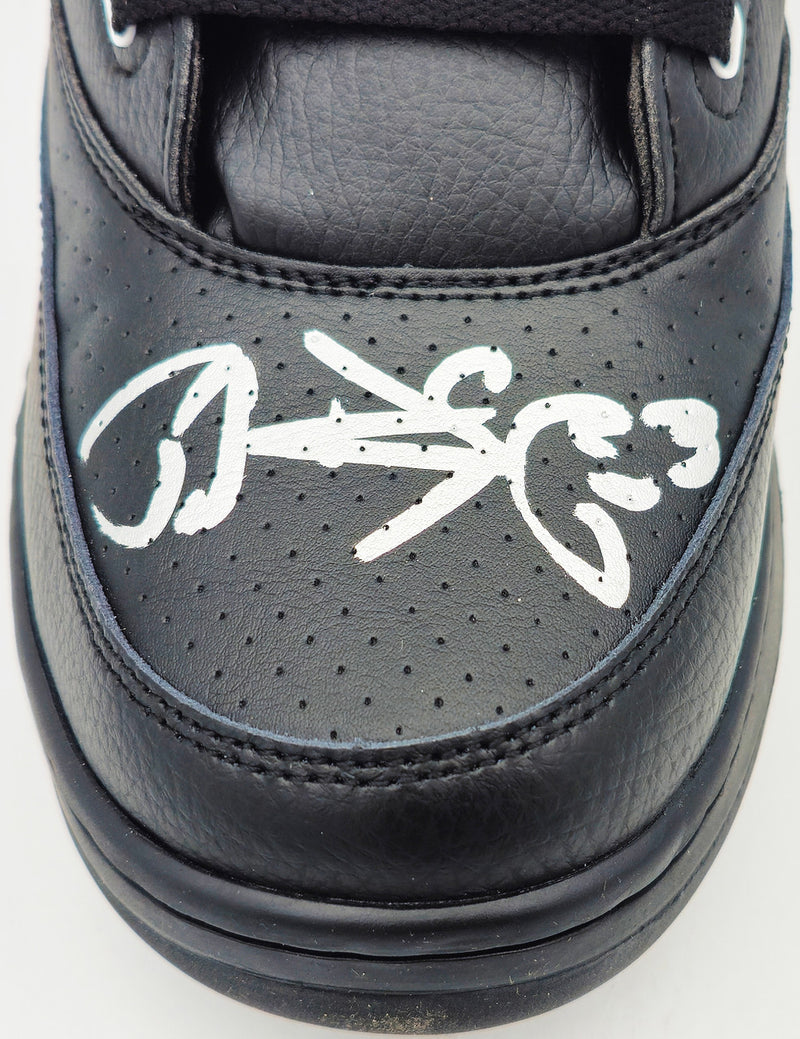 Patrick Ewing Autographed Black Ewing Athletics 33 HI Right Shoe New York Knicks Size 13 Beckett BAS Witness Stock #236552