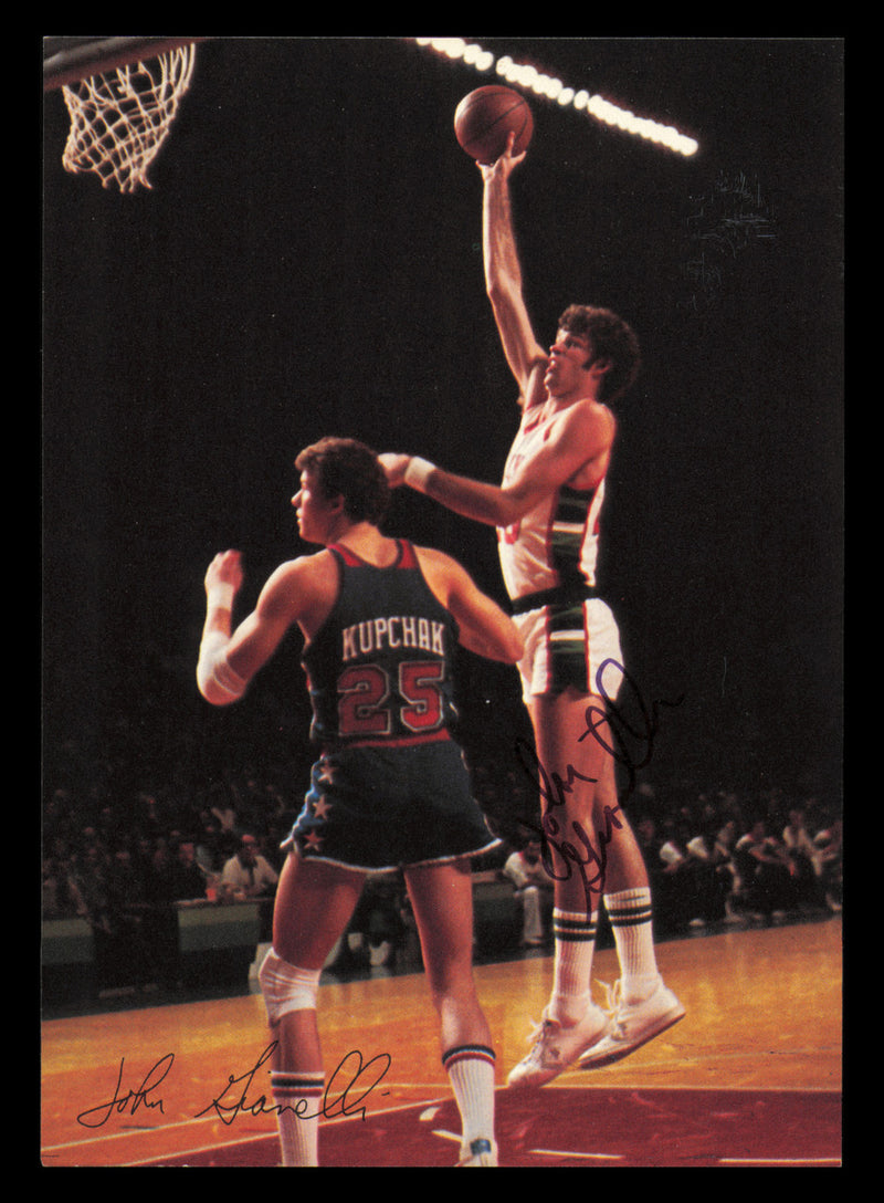 John Gianelli Autographed 5x7 Photo Milwaukee Bucks SKU #237901