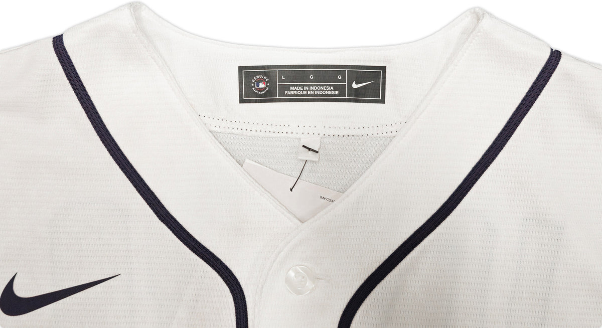 Seattle Mariners Ichiro Suzuki Autographed White Nike Jersey Size L "HOF 25" IS Holo & Beckett BAS Witness QR Stock #238311