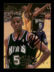 Tyus Edney Autographed 1995-96 Flair Rookie Card #204 Sacramento Kings SKU #241694