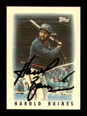Harold Baines Autographed 1986 Topps Mini Card #8 Chicago White Sox SKU #241800