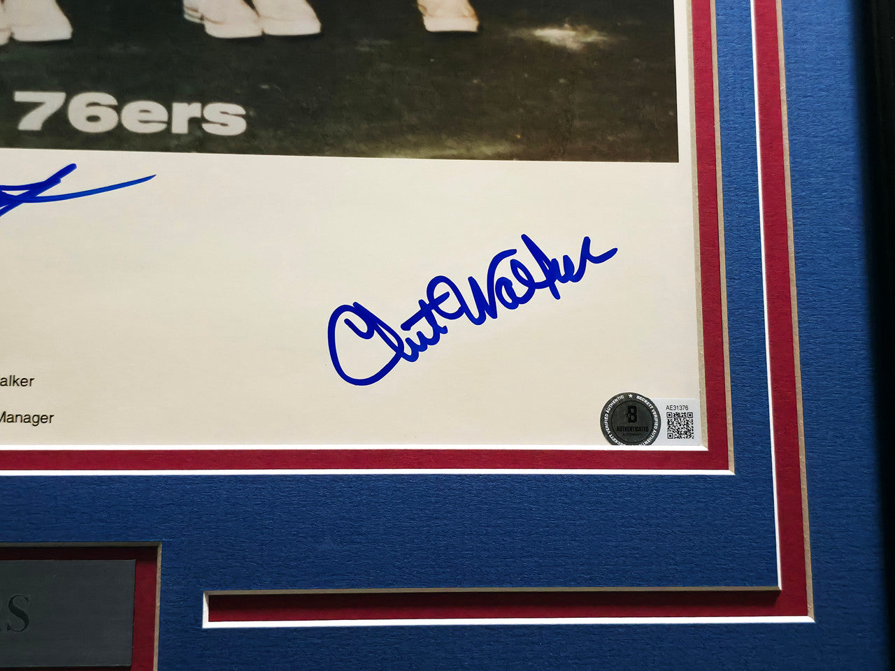 1967 Philadelphia 76ers Team Autographed Framed 16x20 Photo With 12 Signatures Including Wilt Chamberlain Beckett BAS #AE31376