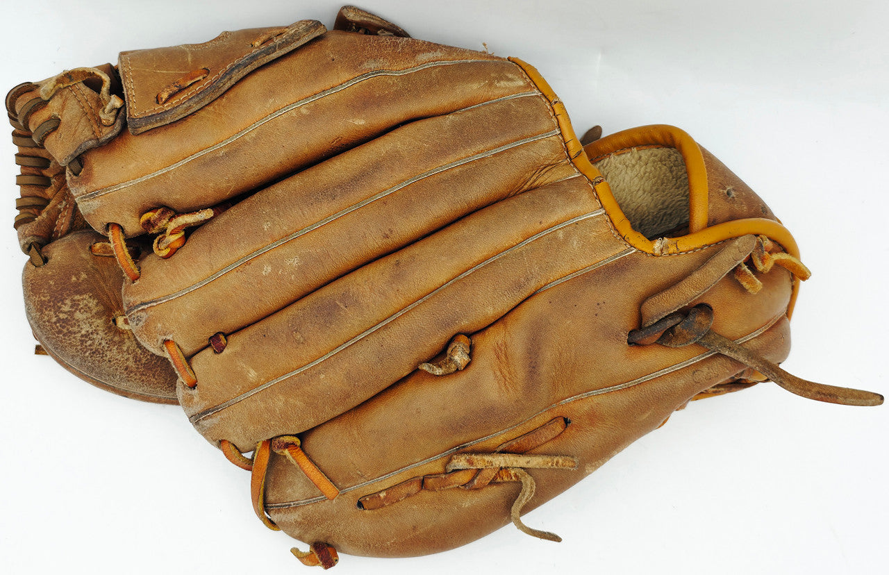 Gaylord Perry Autographed Wilson Player Model Baseball Glove Cleveland Indians "HOF 91" Beckett BAS QR #BK65799