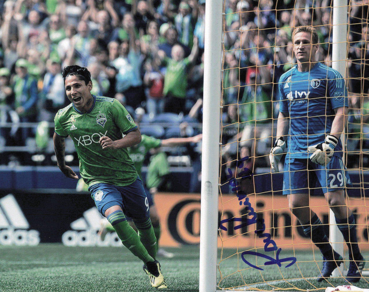 Raul Ruidiaz Autographed 8x10 Photo Seattle Sounders SKU #244070