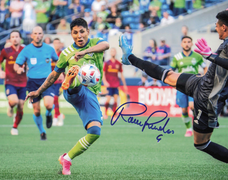 Raul Ruidiaz Autographed 8x10 Photo Seattle Sounders SKU #244074