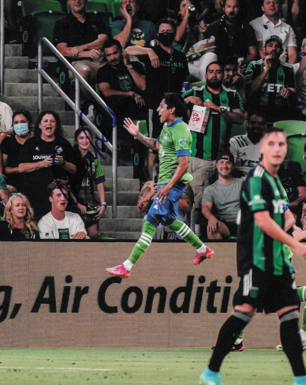 Raul Ruidiaz Autographed 8x10 Photo Seattle Sounders SKU #244079