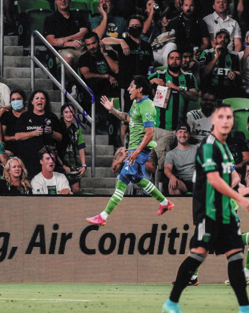 Raul Ruidiaz Autographed 8x10 Photo Seattle Sounders SKU #244079