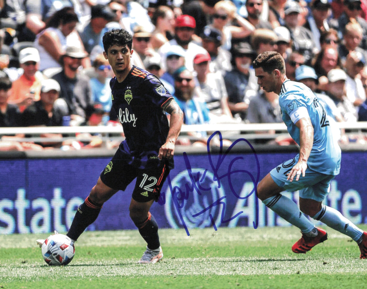 Fredy Montero Autographed 8x10 Photo Seattle Sounders SKU #244144
