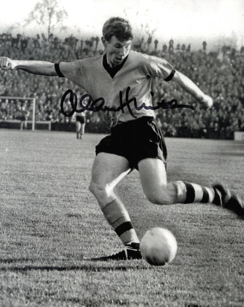 Alan Hinton Autographed 8x10 Photo England National Football Team SKU #244203