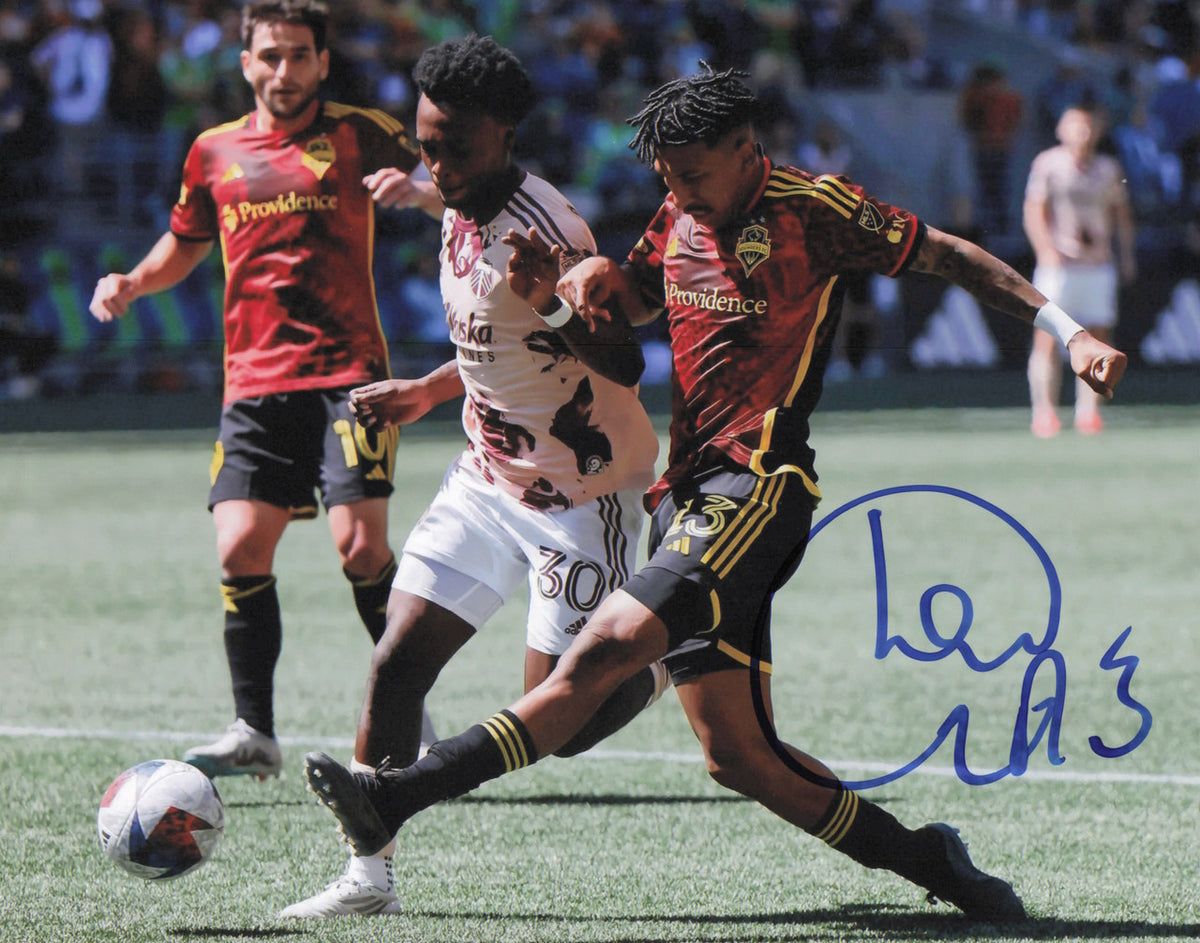 Leonardo Leo Chu Autographed 8x10 Photo Seattle Sounders SKU #244256