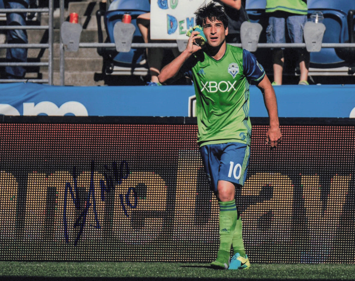 Nicolas Nico Lodeiro Autographed 8x10 Photo Seattle Sounders SKU #244312