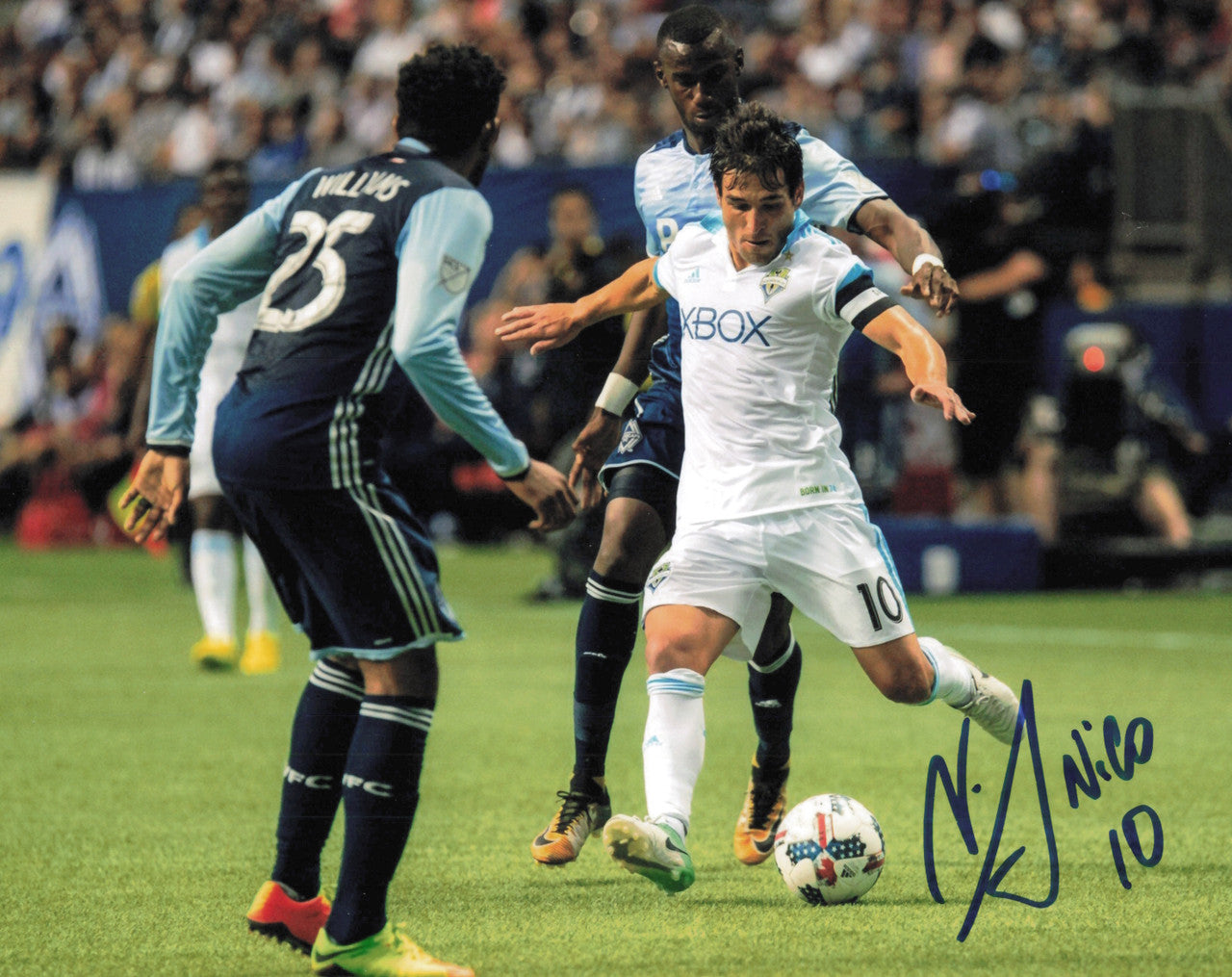 Nicolas Nico Lodeiro Autographed 8x10 Photo Seattle Sounders SKU #244323