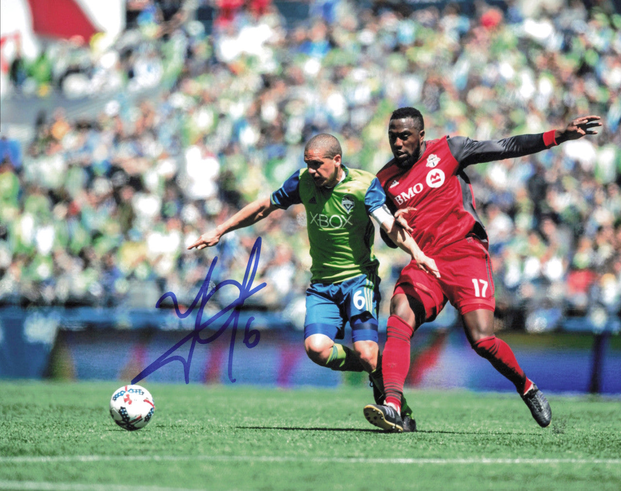 Osvaldo Alonso Autographed 8x10 Photo Seattle Sounders SKU #244375
