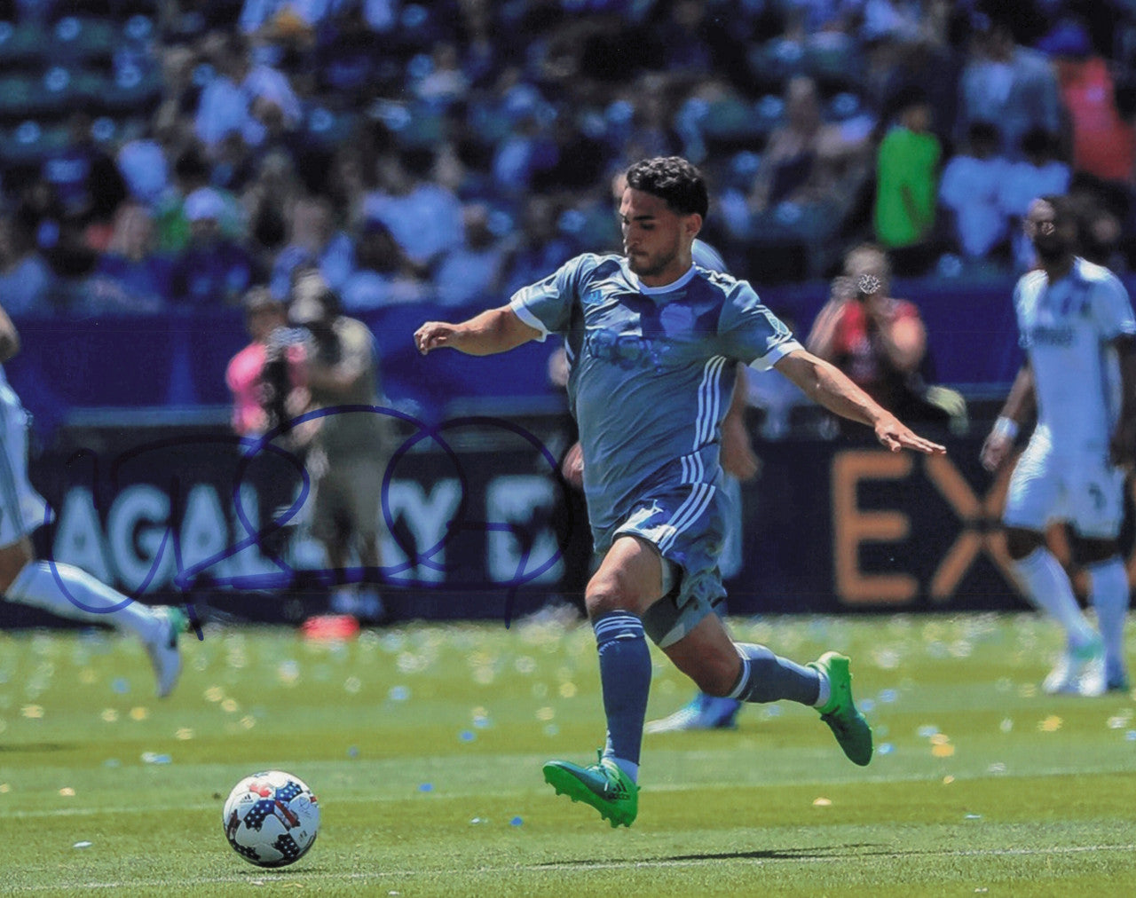 Cristian Roldan Autographed 8x10 Photo Seattle Sounders SKU #244427