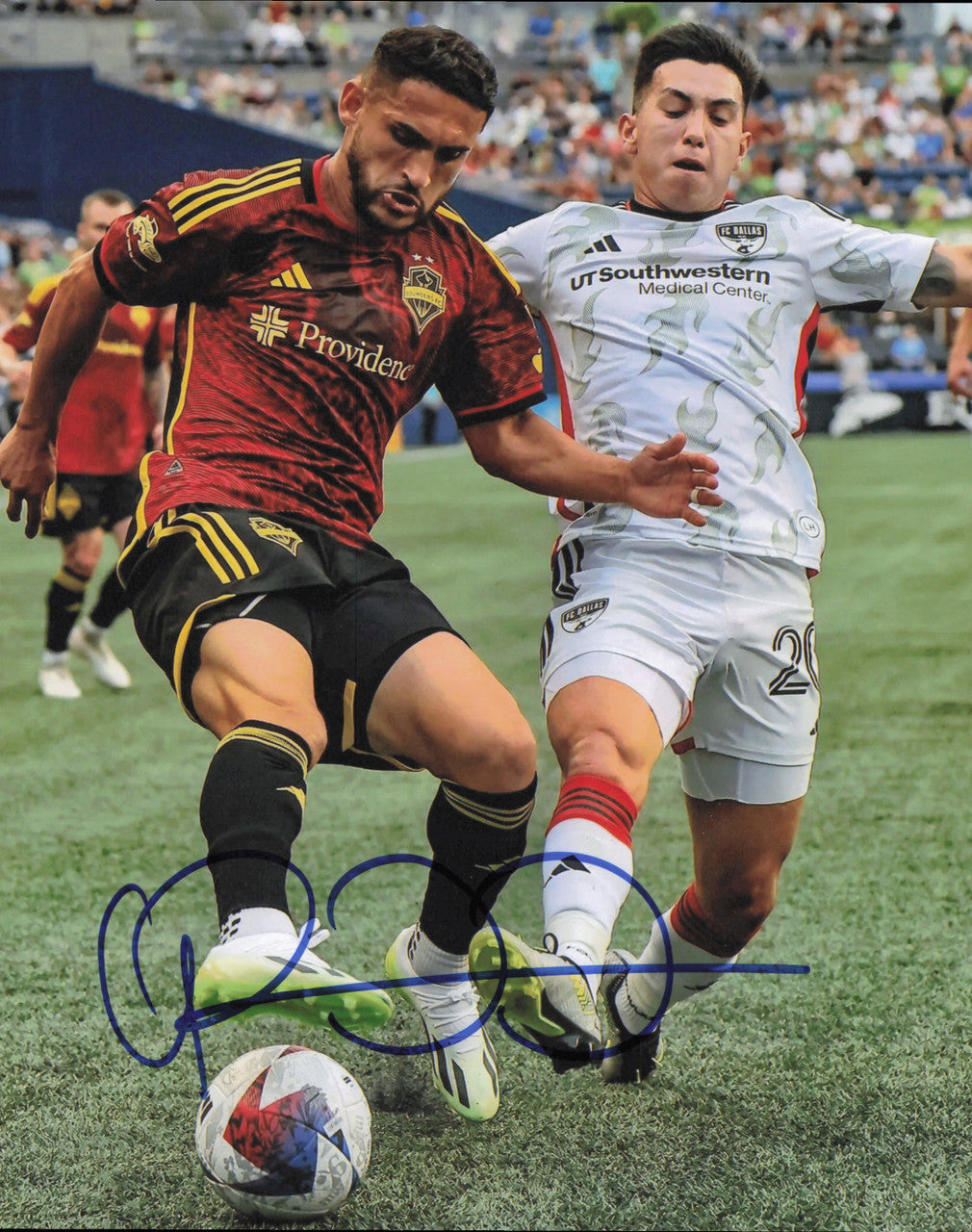Cristian Roldan Autographed 8x10 Photo Seattle Sounders SKU #244455