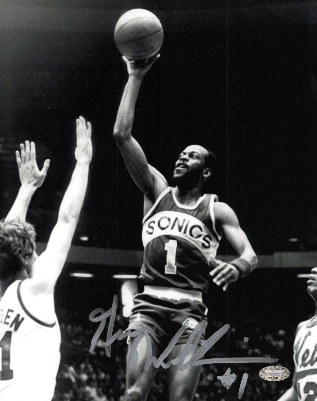 Gus Williams Autographed 8x10 Photo Seattle Supersonics MCS Holo #87359