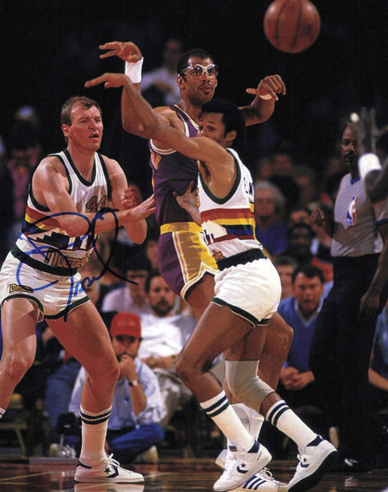 Dan Issel Autographed 8x10 Photo Denver Nuggets SKU #244946