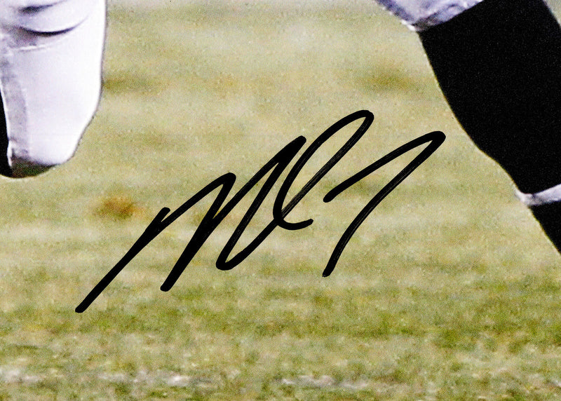 Michael Vick Autographed 16x20 Photo Philadelphia Eagles Beckett BAS Witness Stock #243624